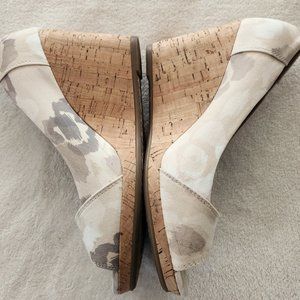 Wedge shoes